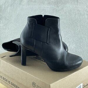 Clarks Women's Ambyr Rise Ankle Boot, Black Leather, 6 NWB S097